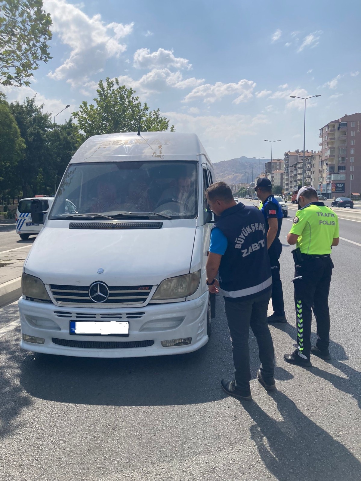 BÜYÜKŞEHİR ZABITA EKİPLERİNDEN ŞEHİR İÇİ TOPLU TAŞIM ARAÇLARINA YÖNELİK DENETİM
