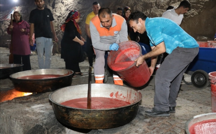 MELİKGAZİ SALÇA GÜNLERİ, MİMARSİNAN'DA DEVAM EDİYOR