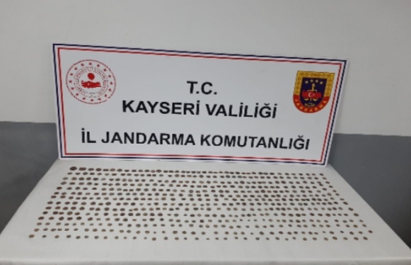KAYSERİ JANDARMA 550 ADET TARİHİ SİKKE ELE GEÇİRDİ