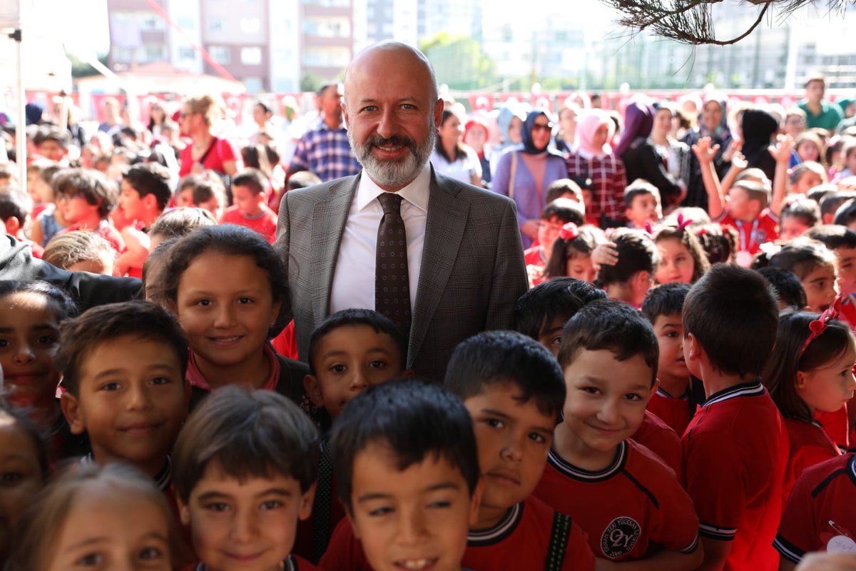 BAŞKAN ÇOLAKBAYRAKDAR; “EĞİTİM İÇİN TÜM İMKANLARIMIZI SEFERBER EDİYORUZ