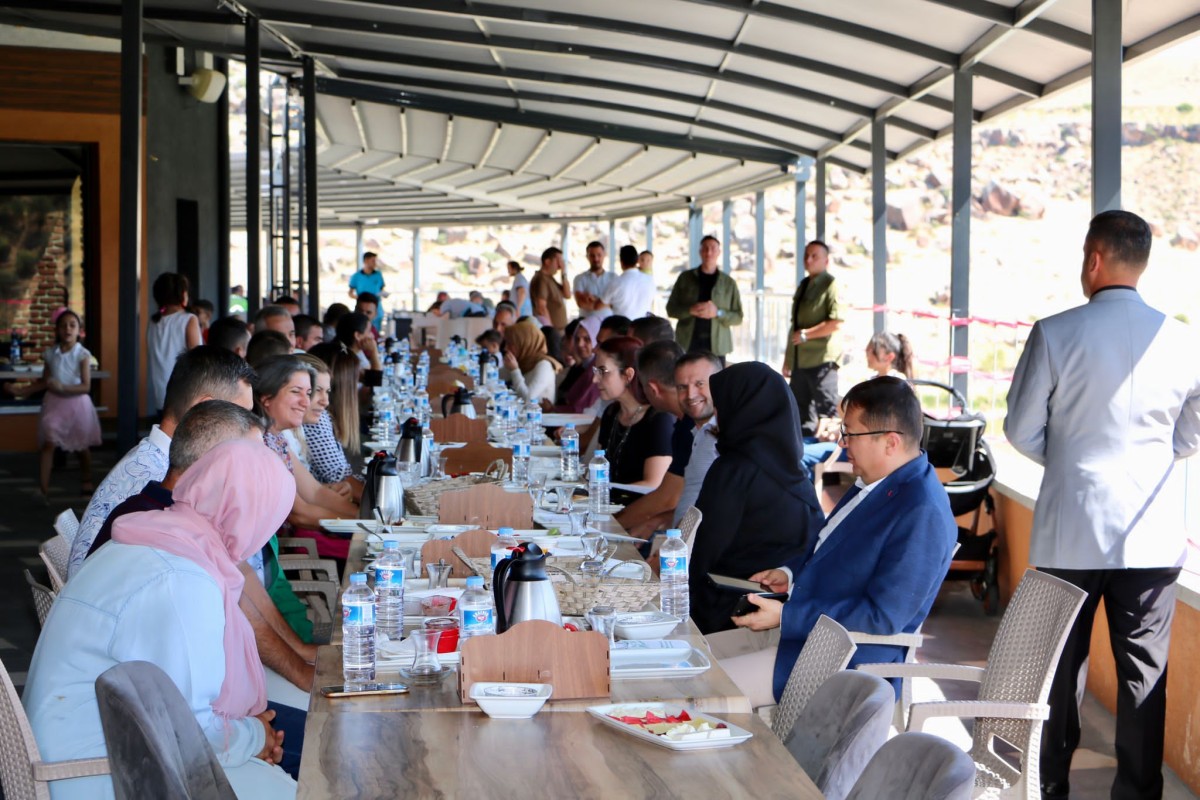 KAYSERİ İL JANDARMA AİLESİ KAHVALTIDA BİR ARAYA GELDİ