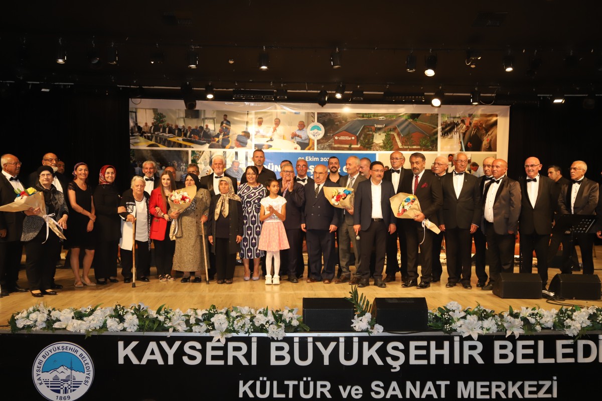 BÜYÜKŞEHİR’DEN MUHTEŞEM “YAŞLILAR GÜNÜ” ETKİNLİĞİ
