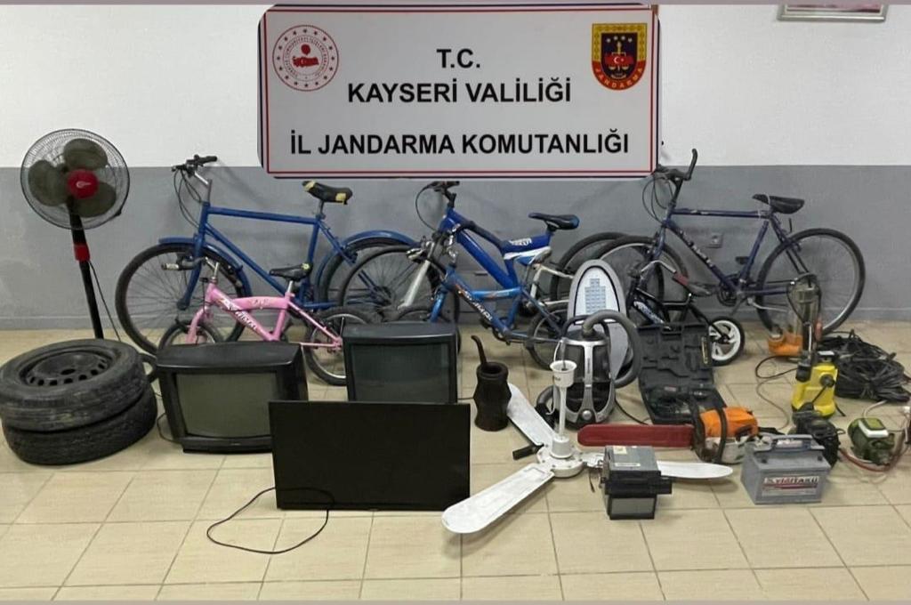 KAYSERİ JANDARMA'DAN UYUŞTURUCU VE EVDEN HIRSIZLIK OPERASYONU