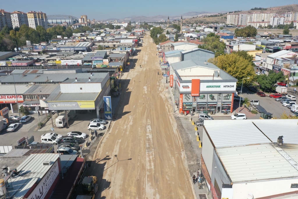 KOCASİNAN, YENİ SANAYİ BÖLGESİNDEKİ CELALETTİN CADDESİ’Nİ YENİLEDİ