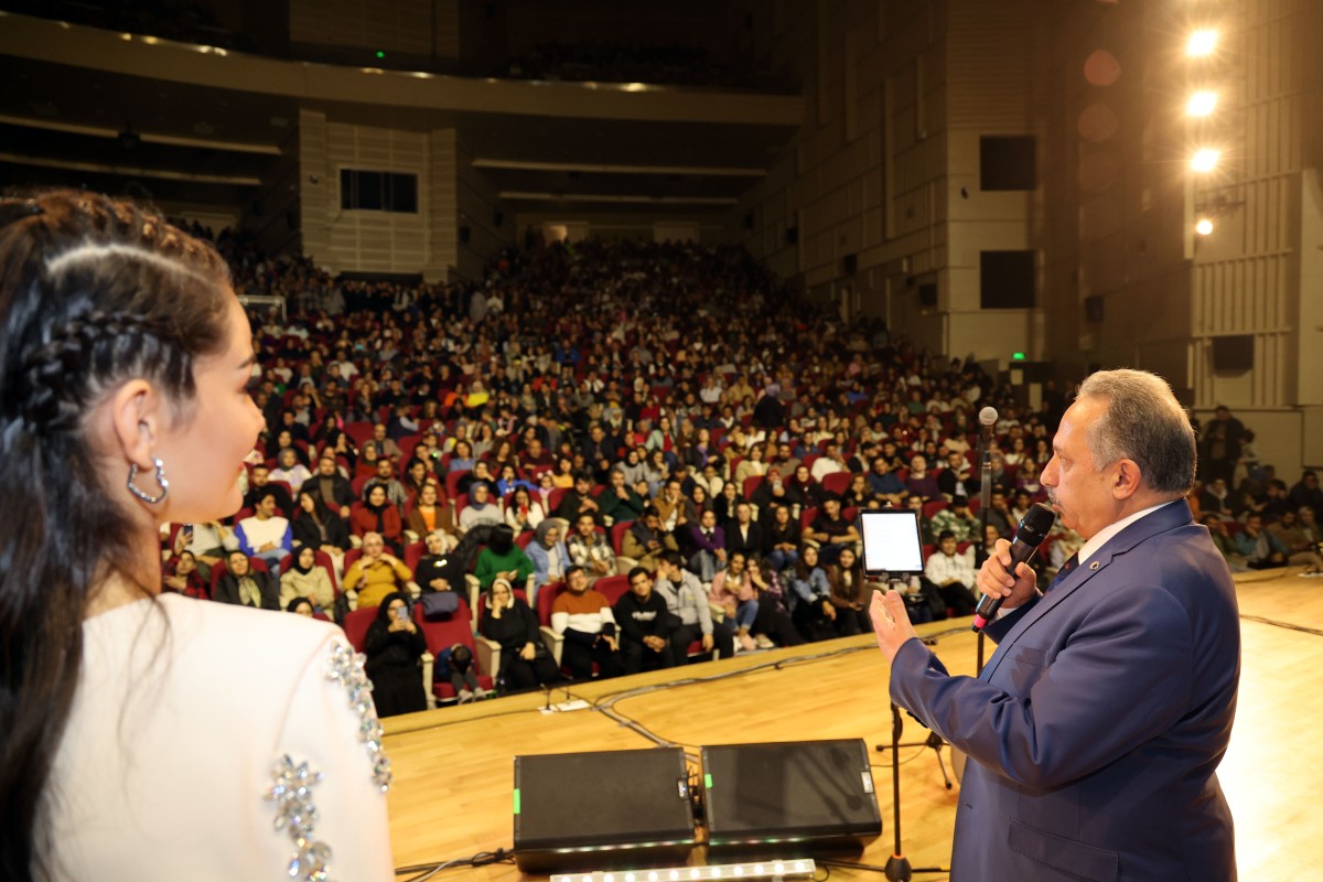 TALAS FESTİVALİNDE MUHTEŞEM ELİF BUSE DOĞAN KONSERİ