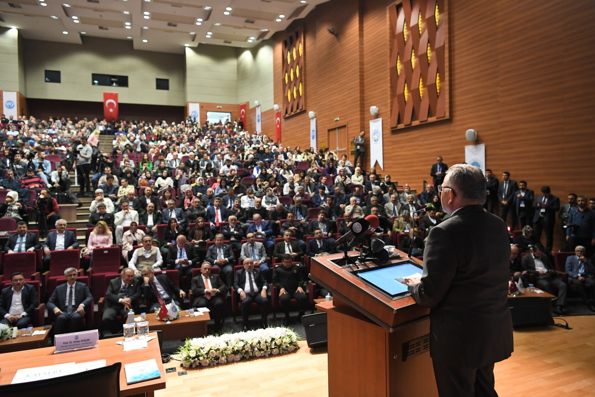 GENÇLİK VE AİLE ÇALIŞTAYI’NA YOĞUN İLGİ