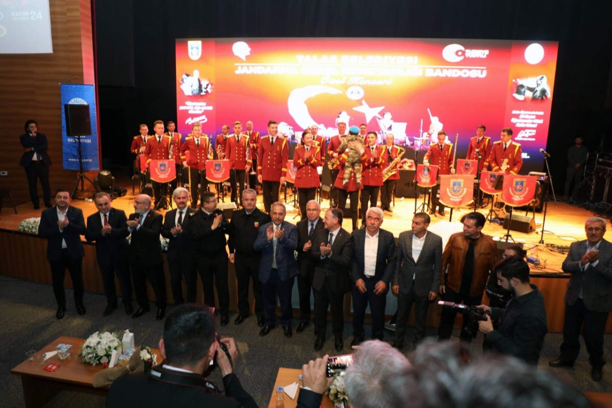 TALAS'TA MUHTEŞEM JANDARMA KONSERİ