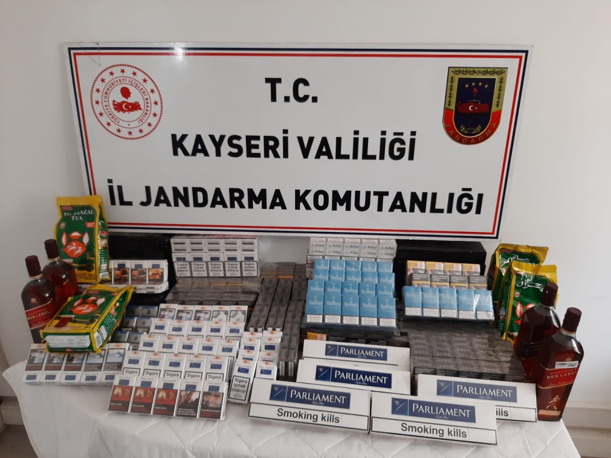 KAYSERİ JANDARMA' DAN KAÇAK SİGARA, ÇAY VE İÇKİ OPERASYONU... 