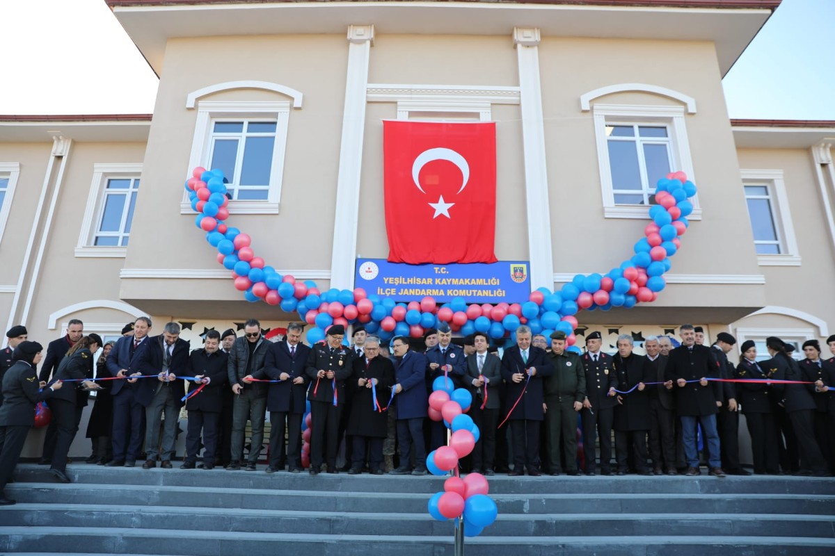 VALİ ÇİÇEK YEŞİLHİSAR İLÇE JANDARMA KOMUTANLIĞI BİNASI'NIN AÇILIŞINI GERÇEKLEŞTİRDİ 