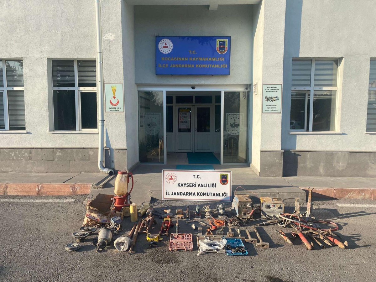 TAMİRCİ DÜKKANINDAN HIRSIZLIK ZANLILARI ÇEVİRMEDE YAKALANDI