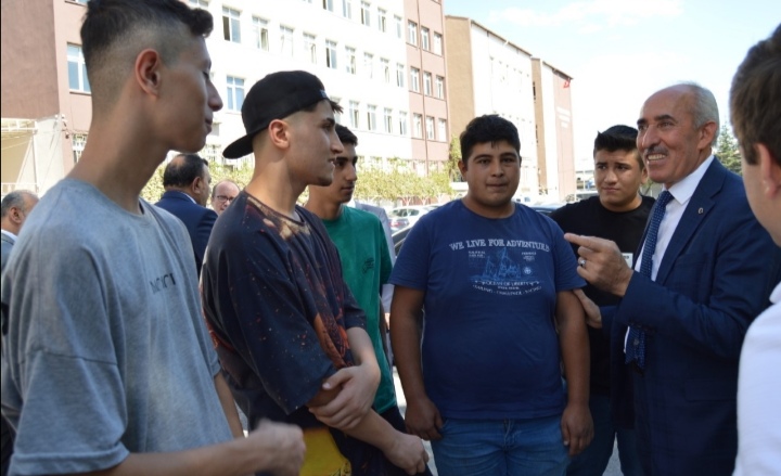 KESOB Başkanı Odakır: “Geleceğimiz gençlere emanet”