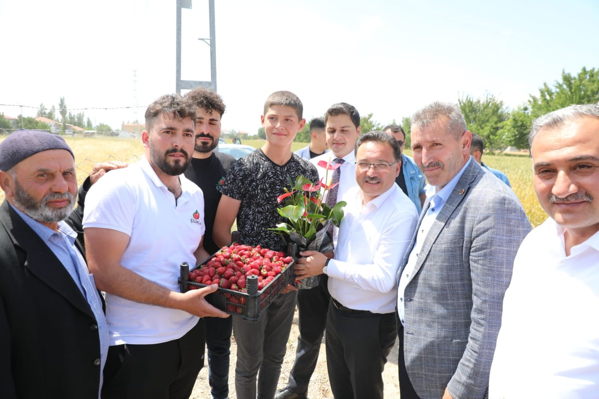 VALİ GÖKMEN ÇİÇEK, DEVELİ'DE BİR DİZİ İNCELEMEDE BULUNDU 