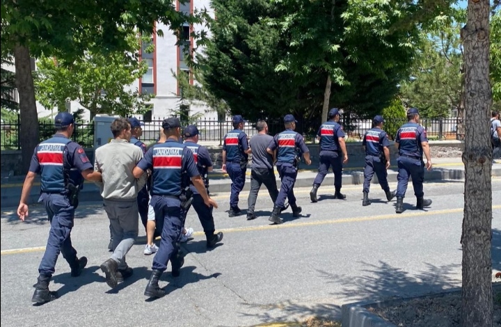İNCESU'DA BAĞEVİ HIRSIZLIK ZANLILARI YAKALANDI 