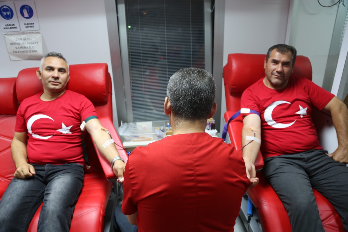 TÜRK KIZILAY’IN KAN BAĞIŞI EKİPLERİ 15 TEMMUZ’DA MEYDANLARDA OLACAK