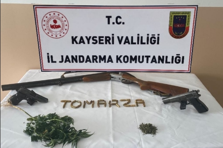 Tomarza'da Uyuşturucu Madde Kullanan kişi Yakalandı  