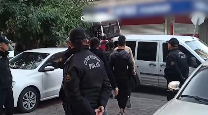 Kayseri'de 54 Kaçak Göçmen Yakalandı 