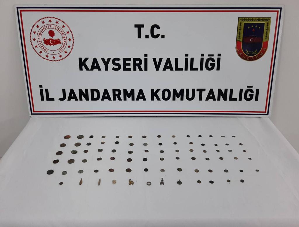 JANDARMA TARİHİ ESER SİKKELER ELE GEÇİRDİ 