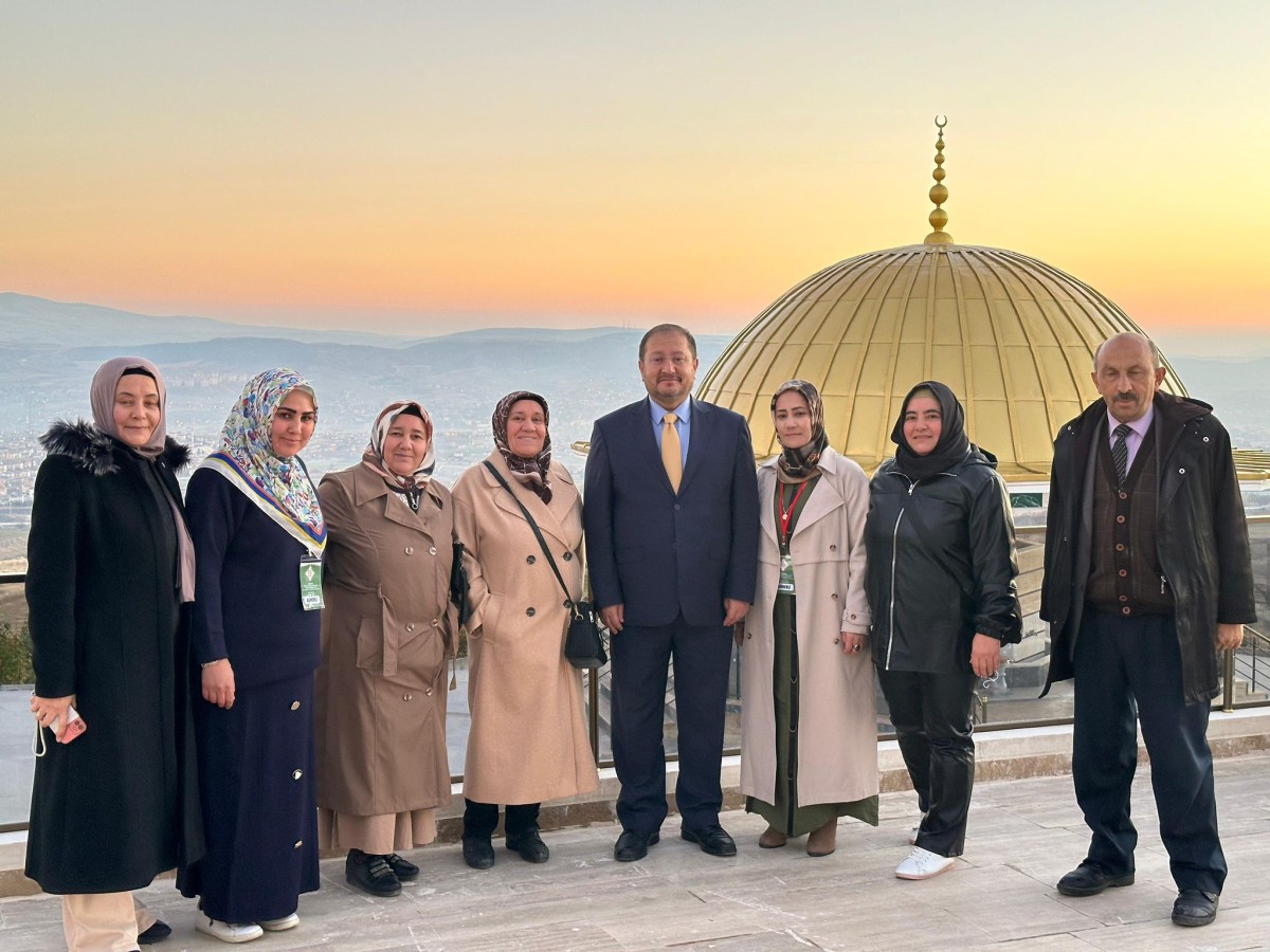 İslami Değerler Külliyesi'ni 4 ayda kaç kişi ziyaret etti ?