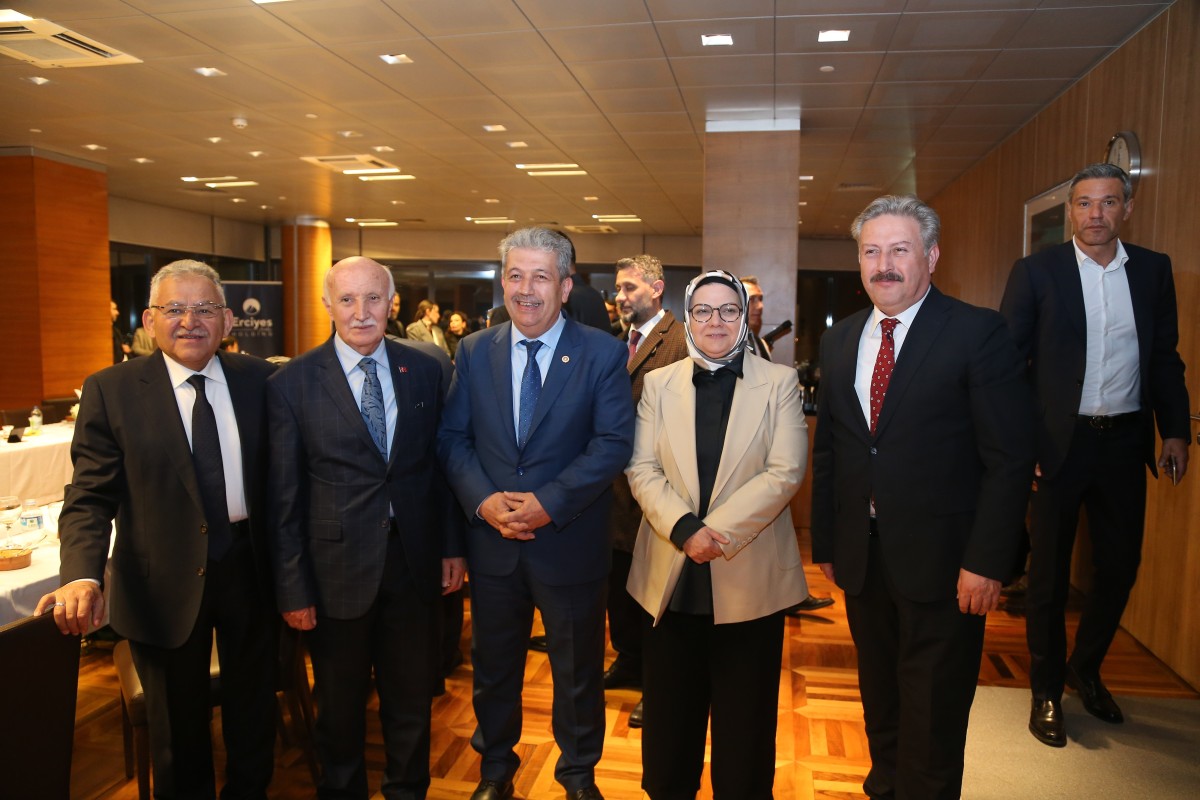 Büyükkılıç, ERCİYES Anadolu Holding iftarına katıldı 