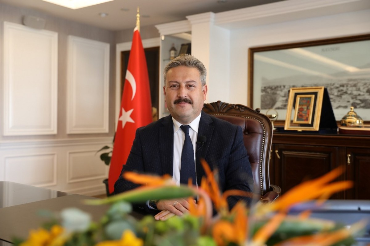 BAŞKAN PALANCIOĞLU’NDAN 23 NİSAN ULUSAL EGEMENLİK VE ÇOCUK BAYRAMI KUTLAMA MESAJI