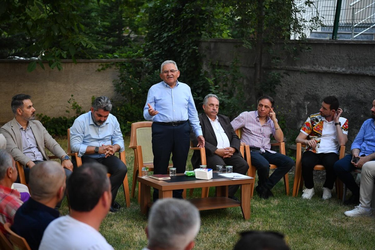 BAŞKAN BÜYÜKKILIÇ, AK PARTİ TALAS TEŞKİLATI İLE BİR ARAYA GELDİ