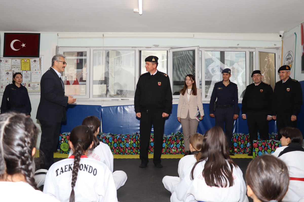 Jandarma Komutanından  Develi ERVA Spor Okuluna ziyaret