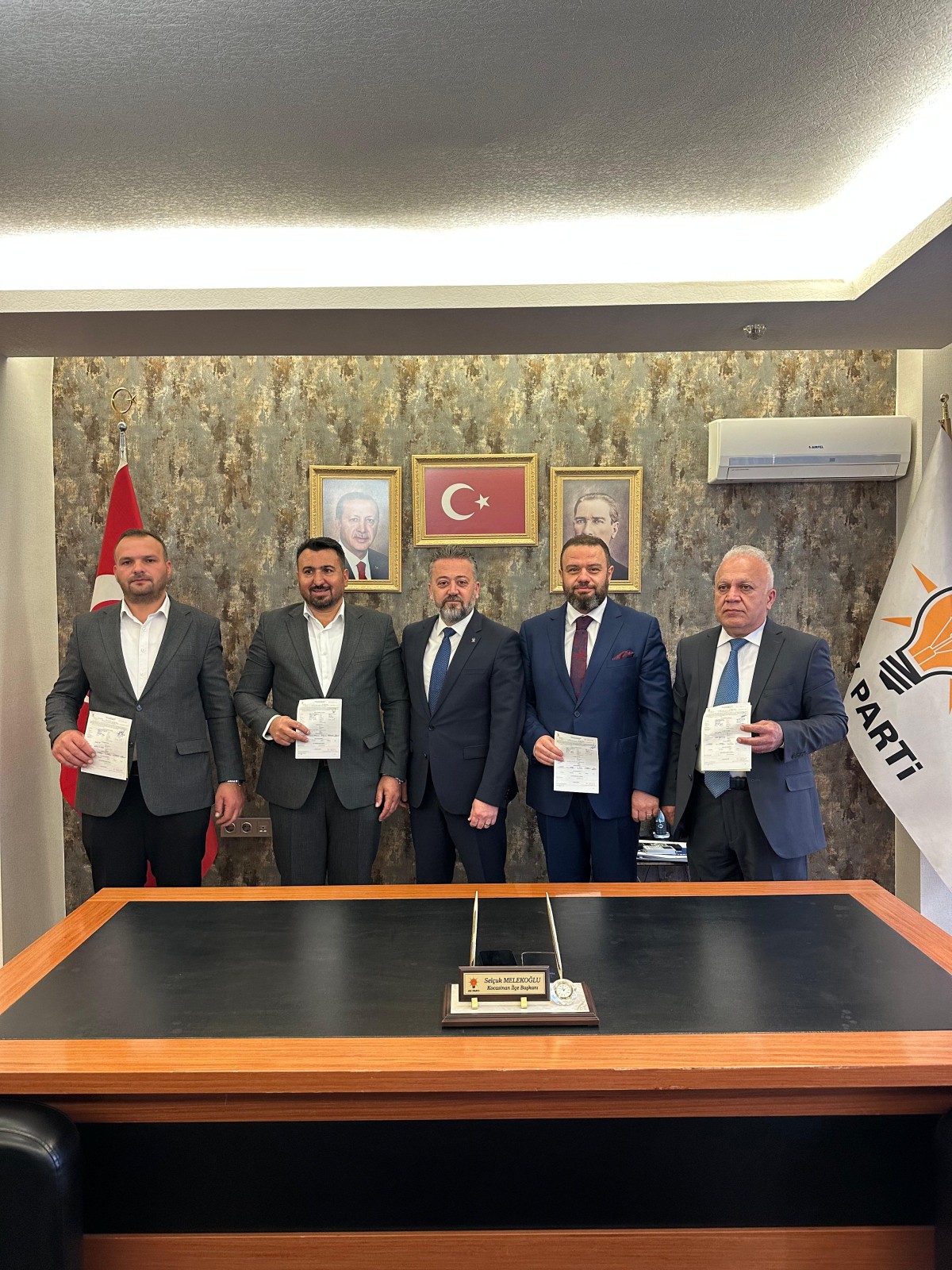 Melekoğlu, Ak Partiye katılımları tanıttı