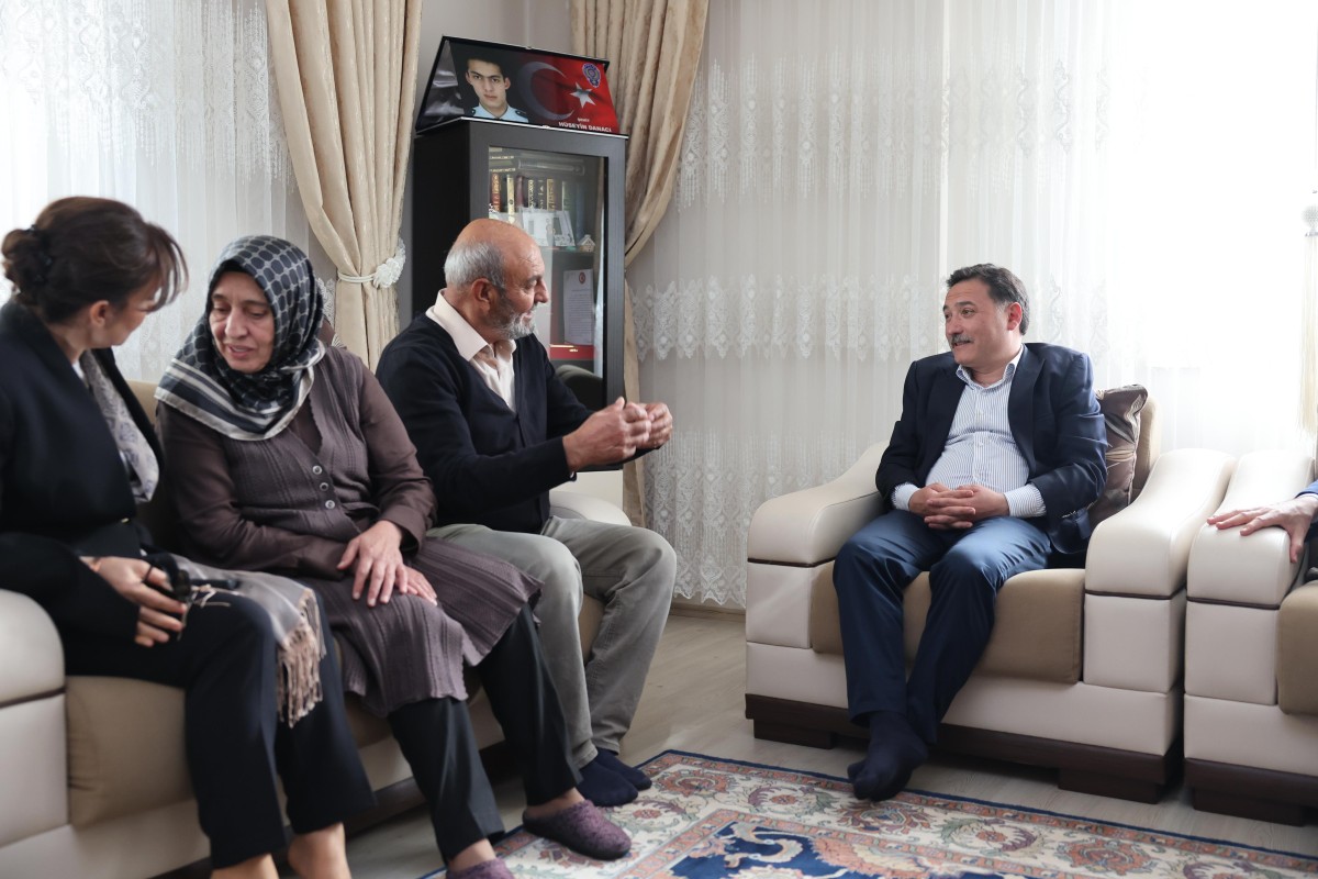Vali Çiçek şehit ailelerine bayram ziyaretinde bulundu