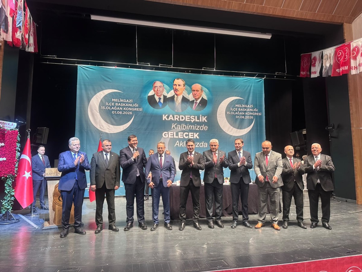 Kayseri’de 3 bağımsız belediye meclis üyesi MHP’ye katıldı