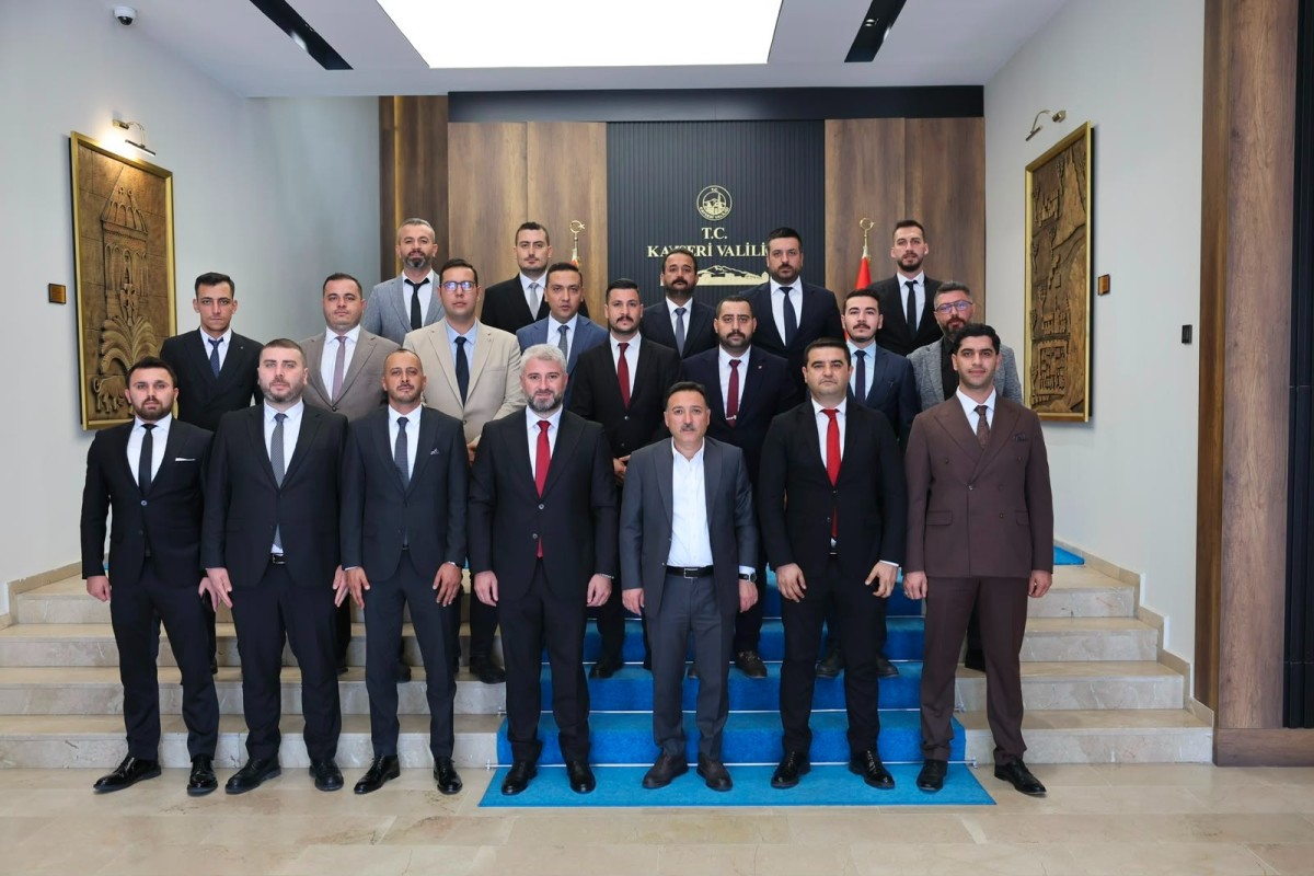 AHİLER'DEN VALİ ÇİÇEK'E ZİYARET