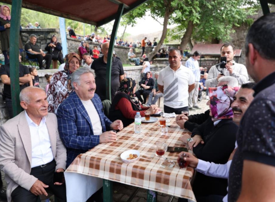 BAŞKAN PALANCIOĞLU, VATANDAŞLARLA VE MUHTARLARLA BİR ARAYA GELDİ