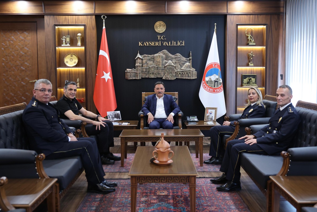 Vali Çiçek, Terfi Eden Emniyet Müdürlerini Kabul Etti