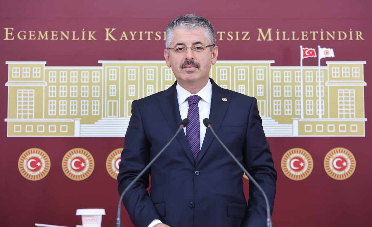 ŞABAN ÇOPUROĞLU: “GAZİLERİMİZ, MİLLÎ MÜCADELEMİZİN VE VATAN SEVGİMİZİN YAŞAYAN NİŞANESİDİR”