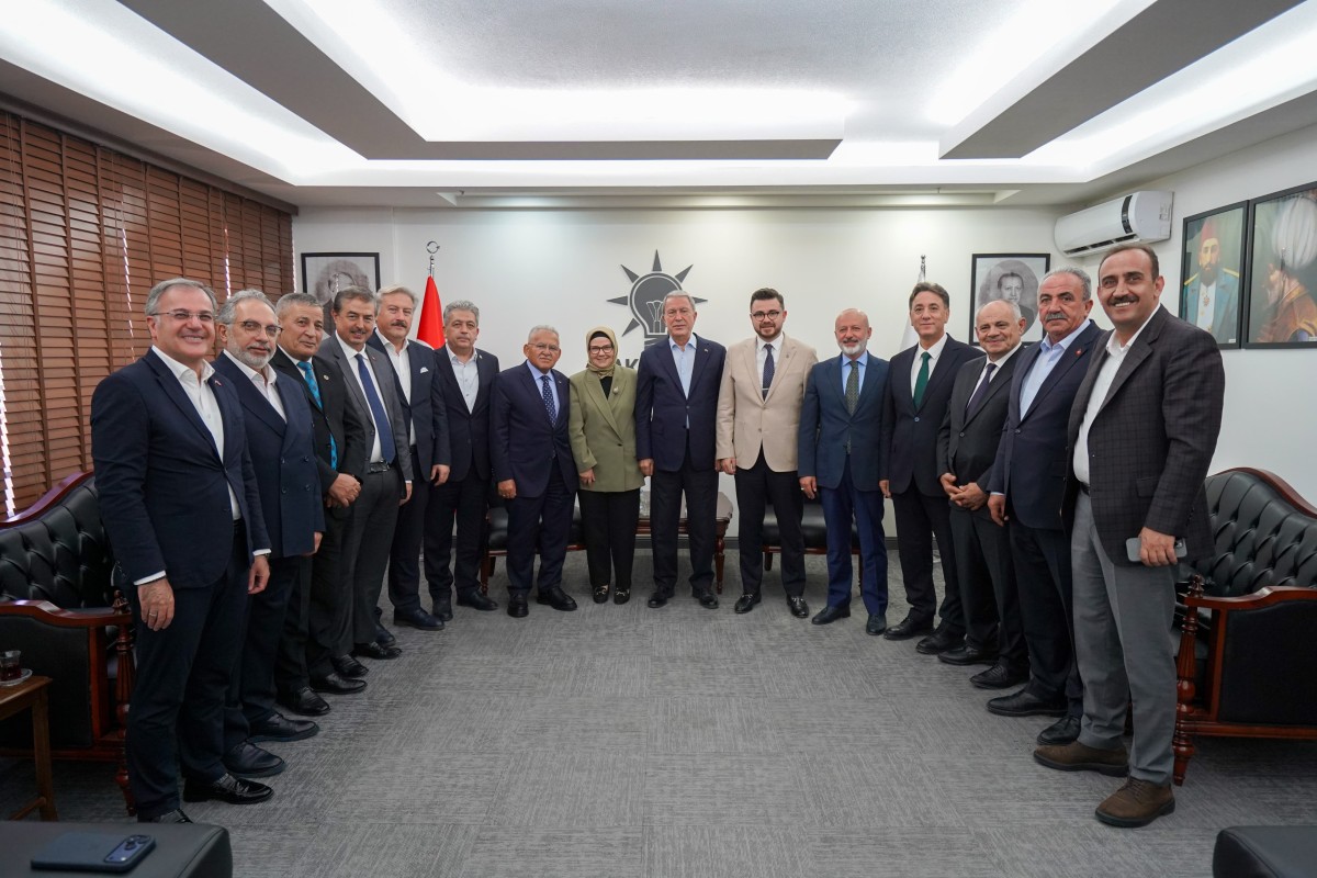 AK PARTİ KAYSERİ TEŞKİLATINDA İSTİŞARE TOPLANTISI