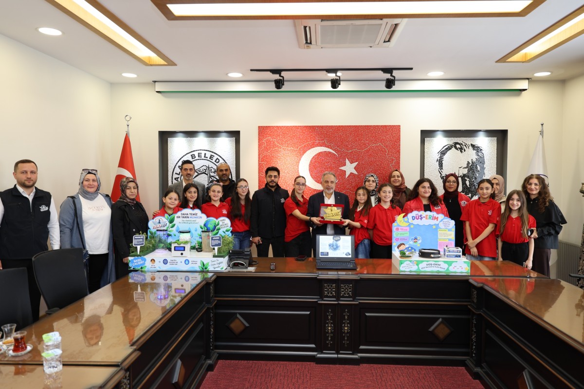 BAŞKAN YALÇIN’DAN TALAS’IN GENÇ MUCİTLERİNE 4X4’LÜK TEBRİK