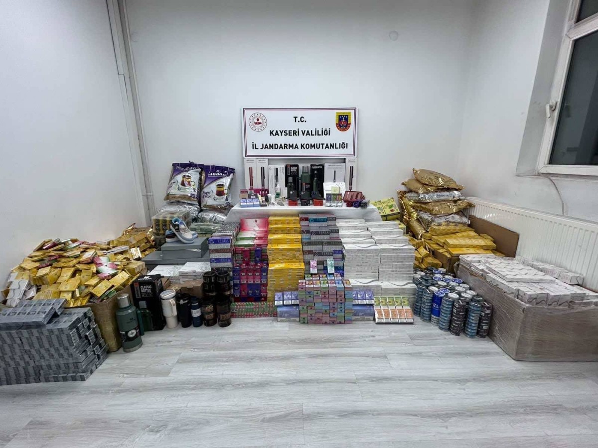Kayseri jandarma 20 milyon değerinde kaçak ürün ele geçirdi