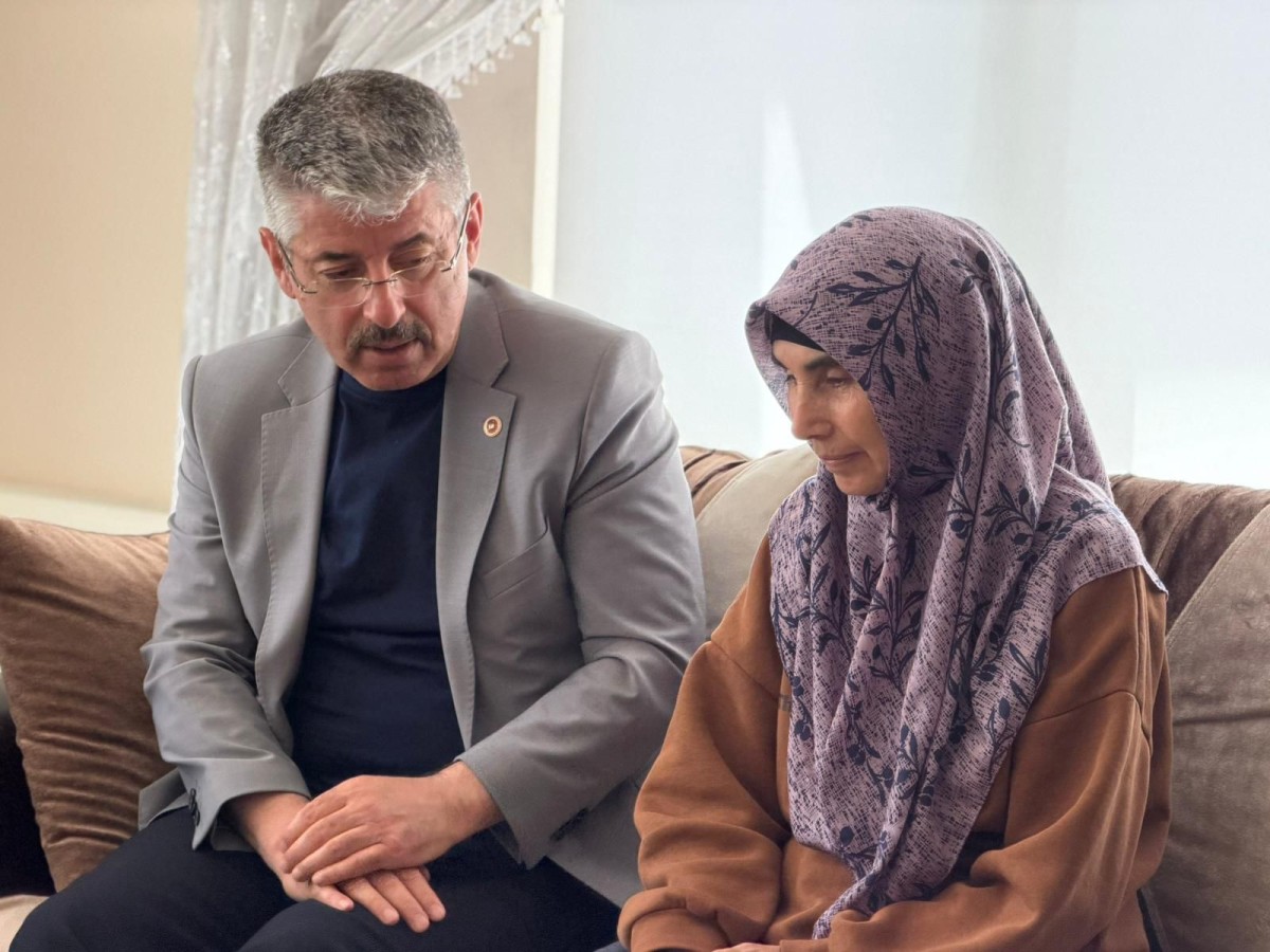 ÇOPUROĞLU: “ANNELER GÜNÜ’NDE İLK ZİYARET, DEVELİ’DE BİR ŞEHİT ANNEMİZE”