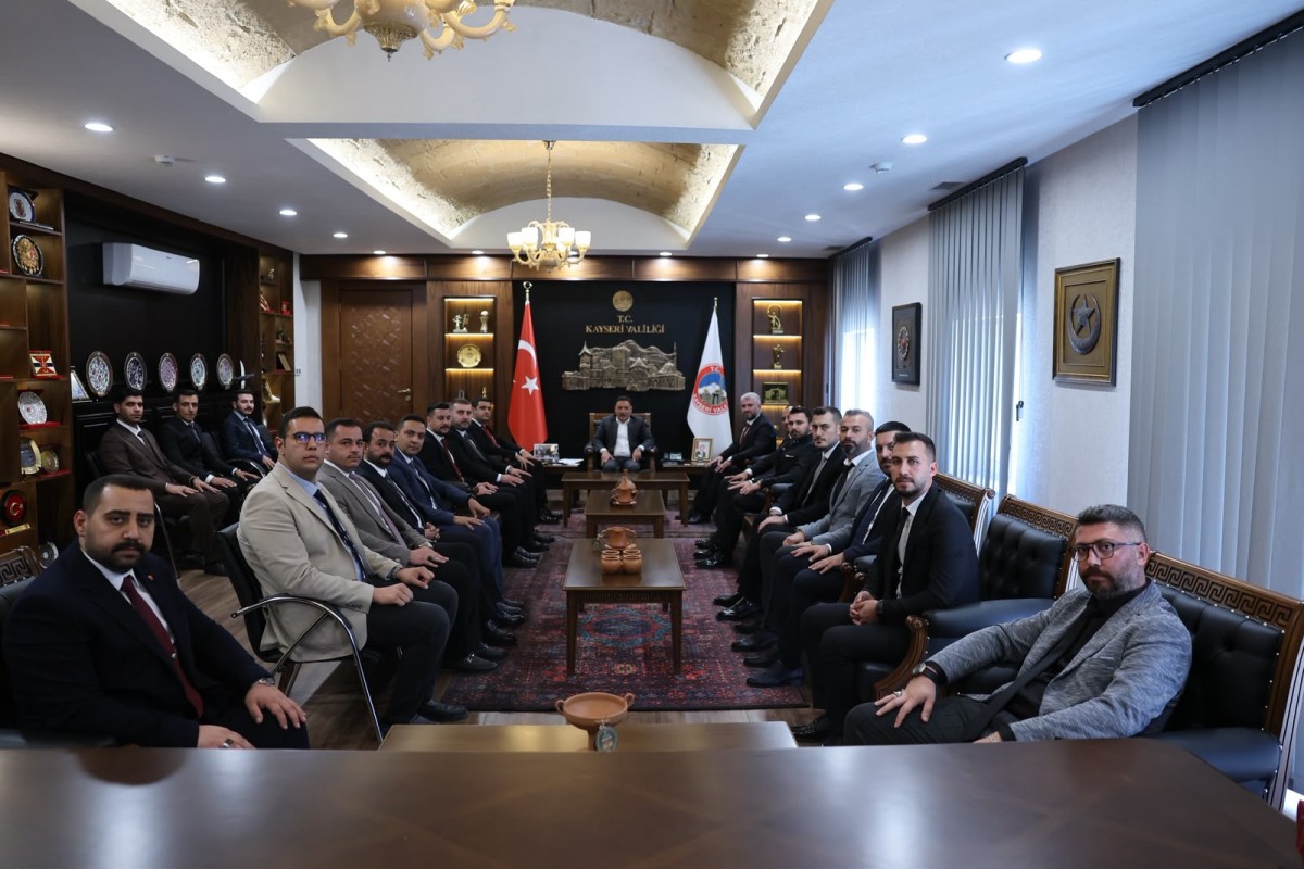 AHİLER'DEN VALİ ÇİÇEK'E ZİYARET